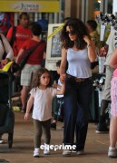 a11cdc129262684 Salma Hayek spotted out in Miami, Apr 22