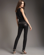 8249bd70105583.gif